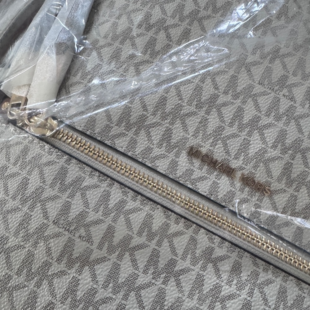 NWT Michael Kors Rhea Zip Medium Slim Backpack - Picture 8 of 11